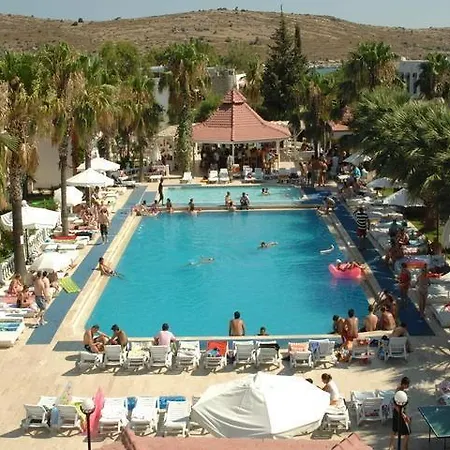 Club Arinna Otel 3*